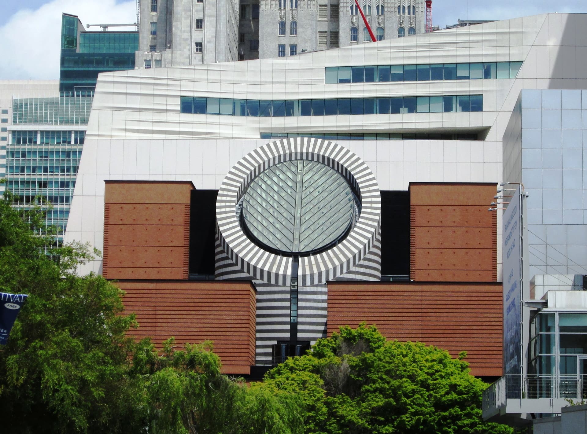 SFMOMA San Francisco — vue depuis Yerba Buena Gardens (2017)